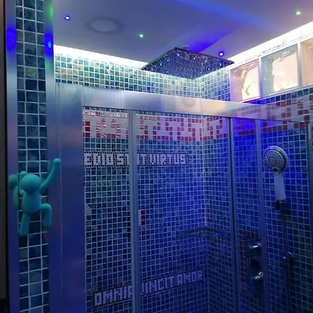 Апартаменты Glamour Near Yumbo Center