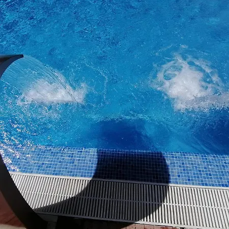 Glamour Near Yumbo Center Апартаменты *